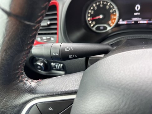 Used 2017 Jeep Renegade Trailhawk w/ Premium Trailhawk Package image 28