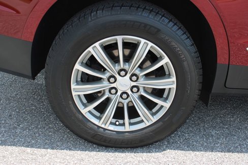Used 2018 Cadillac XT5 Luxury w/ Driver Awareness Package image 38