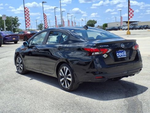 Used 2021 Nissan Versa SR image 15