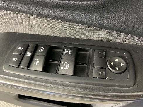 Used 2017 Jeep Cherokee Latitude w/ Safety/Convenience Group image 29