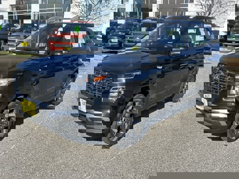 New 2025 Hyundai Venue SEL image 1
