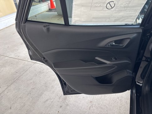 New 2025 Chevrolet Trax LT w/ Sunroof Package image 21