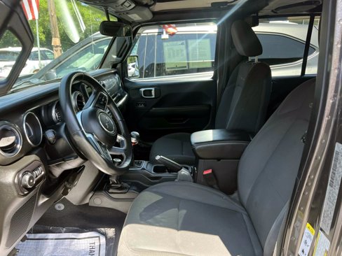 Used 2018 Jeep Wrangler Unlimited Sahara w/ Dual Top Group image 10