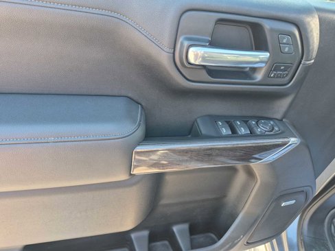 Used 2020 Chevrolet Silverado 1500 LTZ w/ LTZ Premium Package image 11