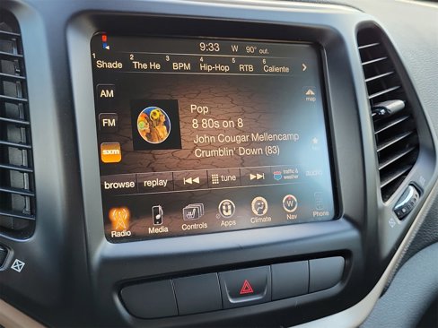 Used 2014 Jeep Cherokee Latitude w/ Cold Weather Group image 18