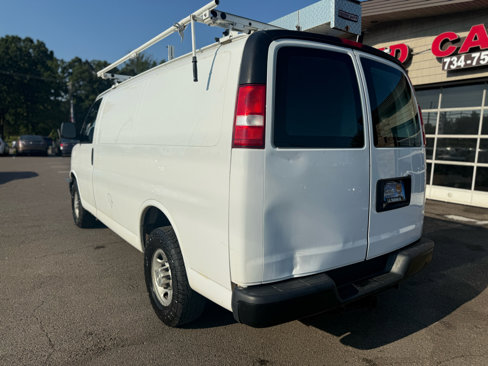 Used 2018 Chevrolet Express 3500 w/ Driver Convenience Package image 9