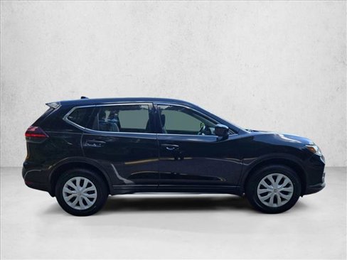 Used 2018 Nissan Rogue S image 4