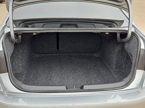 Used 2024 Volkswagen Jetta SE image 6