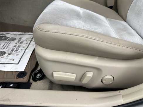 Used 2013 Toyota Camry XLE image 14