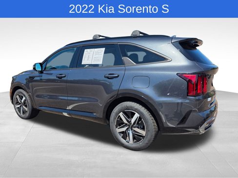 Used 2022 Kia Sorento S w/ Panoramic Sunroof Package image 5