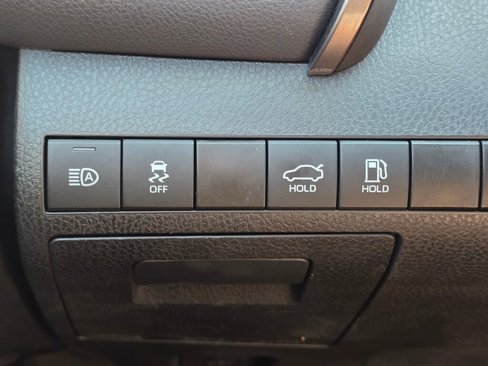 Used 2021 Toyota Camry SE image 32