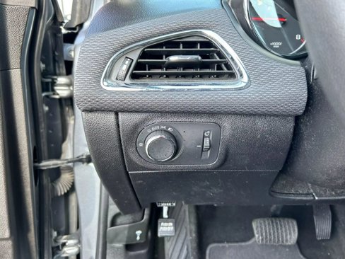 Used 2019 Chevrolet Cruze LT image 11