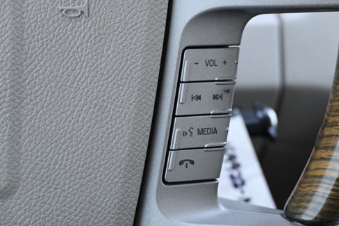 Used 2010 Lincoln Navigator 4WD image 37