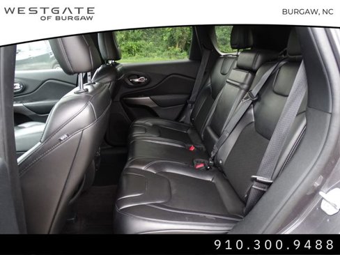 Used 2019 Jeep Cherokee Latitude Plus w/ Comfort/Convenience Group image 15