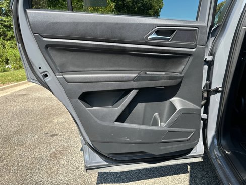 Used 2020 Volkswagen Atlas Cross Sport SE w/ Panoramic Sunroof Package image 22