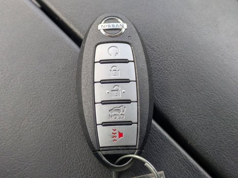 Used 2021 Nissan Rogue SV w/ Premium Package image 32
