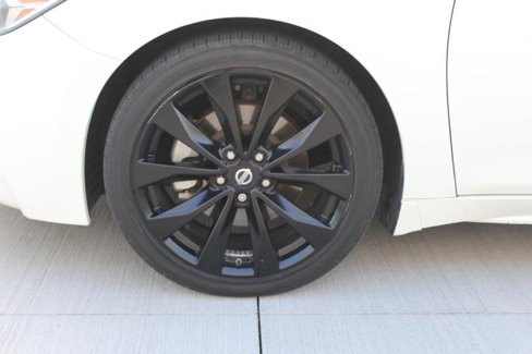 Used 2018 Nissan Maxima SR w/ Midnight Edition image 46