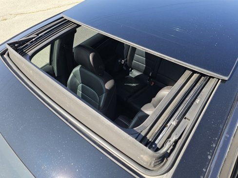 Used 2017 Volkswagen GTI SE image 8