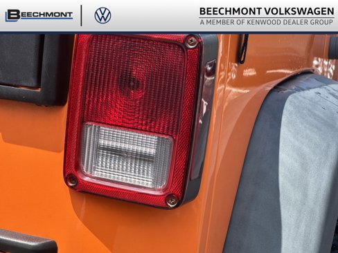 Used 2012 Jeep Wrangler Unlimited Sport w/ Connectivity Group image 10