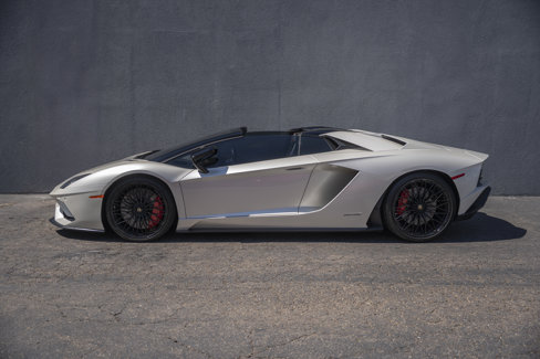 Used 2019 Lamborghini Aventador S image 2