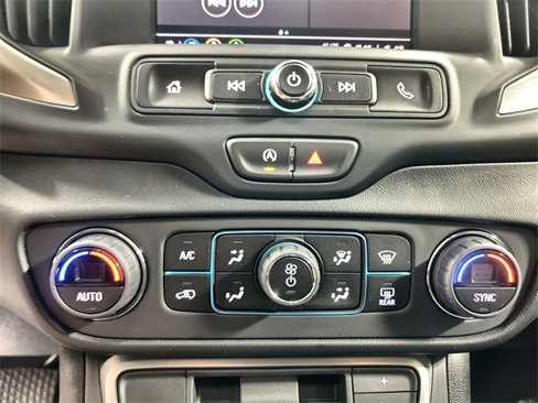 Used 2023 GMC Terrain SLE w/ Driver Convenience Package image 16