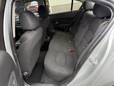 Used 2016 Chevrolet Cruze LT image 10
