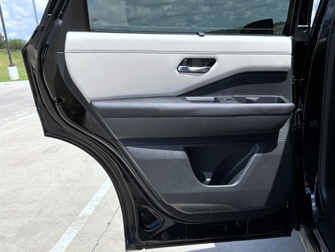 Used 2023 Nissan Pathfinder SL image 23