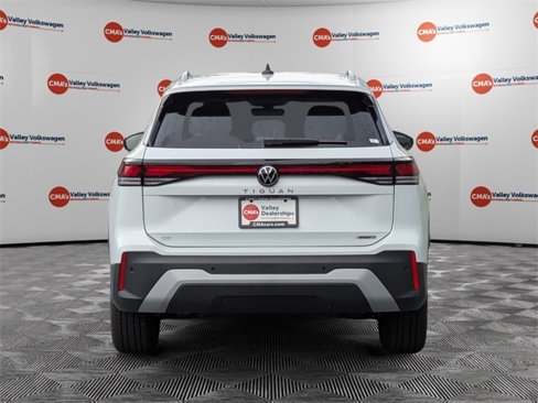 New 2025 Volkswagen Tiguan SE image 6