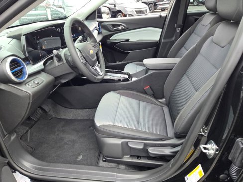 New 2025 Chevrolet Trax LT w/ Driver Confidence Package image 15