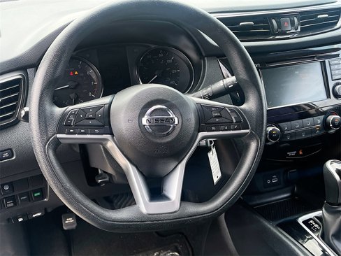 Used 2021 Nissan Rogue Sport S image 11