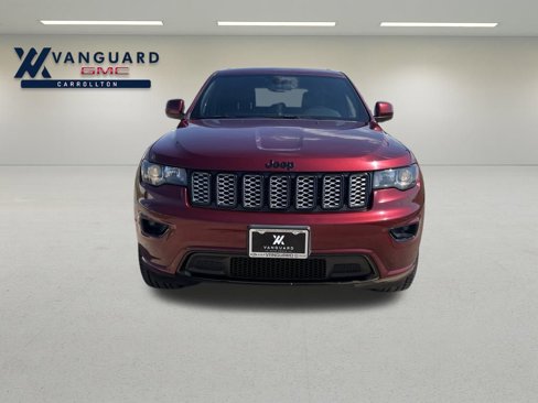 Used 2019 Jeep Grand Cherokee Altitude image 12