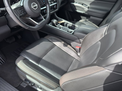 Used 2022 Nissan Pathfinder SL image 13