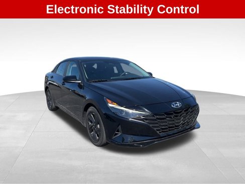 Used 2023 Hyundai Elantra SEL w/ Cargo Package image 8