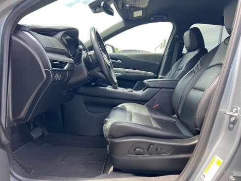 Used 2023 Cadillac XT4 Premium Luxury image 6