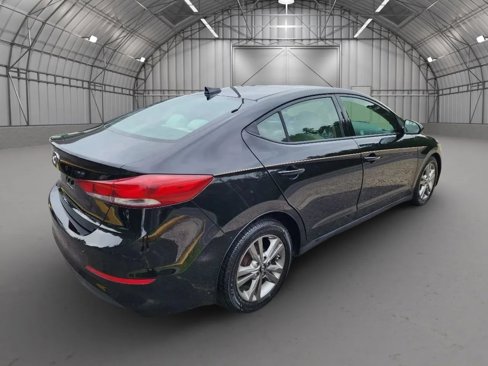 Used 2017 Hyundai Elantra SE image 2