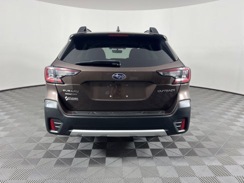 Used 2020 Subaru Outback Limited w/ Popular Package #2 image 4