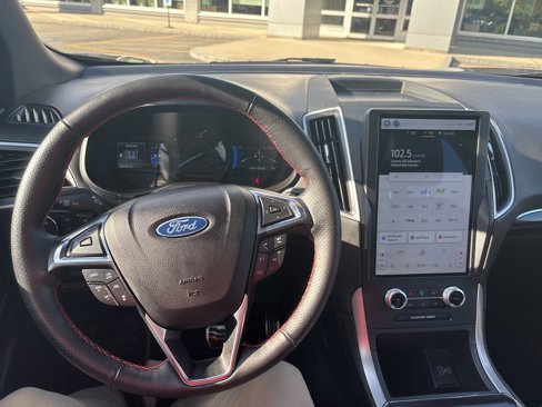 Used 2022 Ford Edge ST-Line image 11
