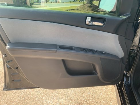 Used 2010 Nissan Sentra 2.0 SR image 12