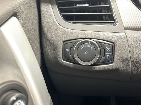 Used 2011 Ford Edge SEL image 27