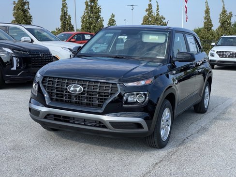 New 2025 Hyundai Venue SE image 3