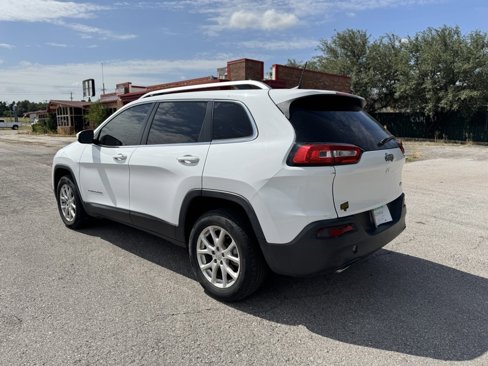 Used 2018 Jeep Cherokee Latitude image 5