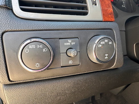 Used 2010 Chevrolet Tahoe LT w/ Texas Edition image 13