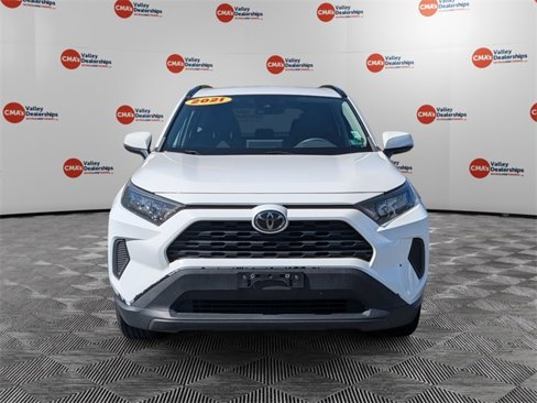 Used 2021 Toyota RAV4 LE image 2