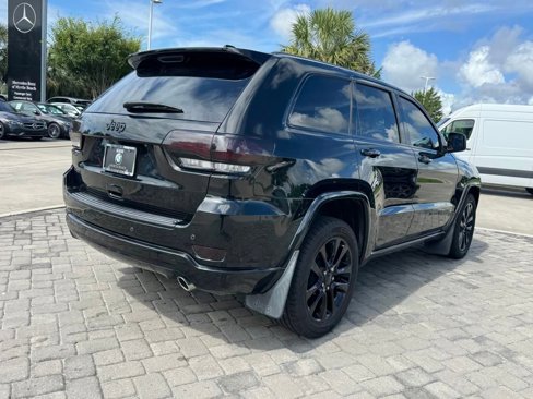Used 2018 Jeep Grand Cherokee Altitude image 9