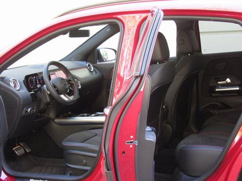 Certified 2025 Mercedes-Benz GLA 250 4MATIC image 13