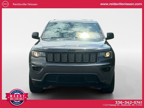 Used 2019 Jeep Grand Cherokee Altitude image 9