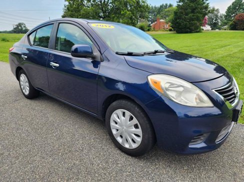 Used 2012 Nissan Versa SV image 4
