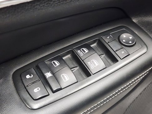 Used 2015 Jeep Grand Cherokee Limited w/ Luxury Group II image 16