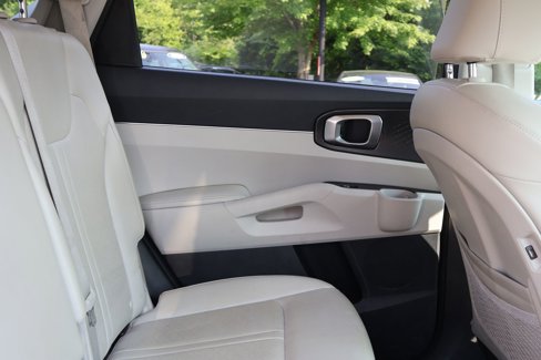 Used 2022 Kia Sorento S image 26