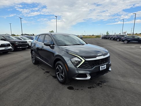 Used 2023 Kia Sportage LX image 3